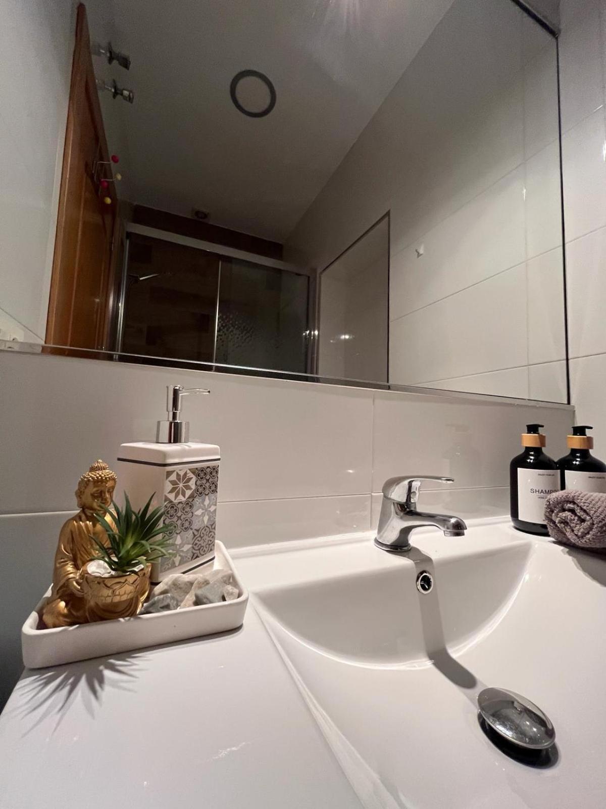 Center 2 Apartament *