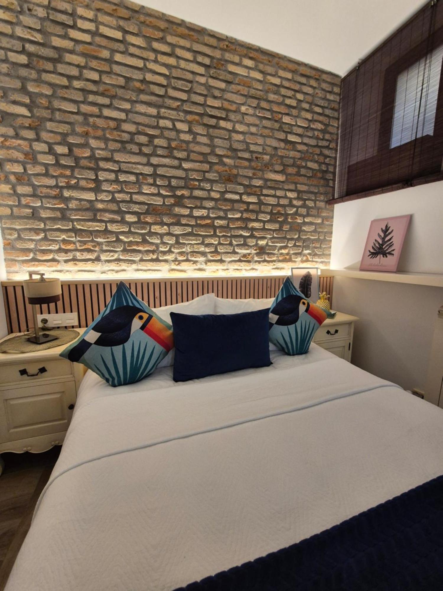 Apartament Center 2 *